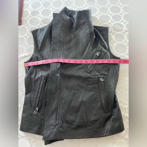 Brighton black leather moto vest Sz S - Picture 8 of 10
